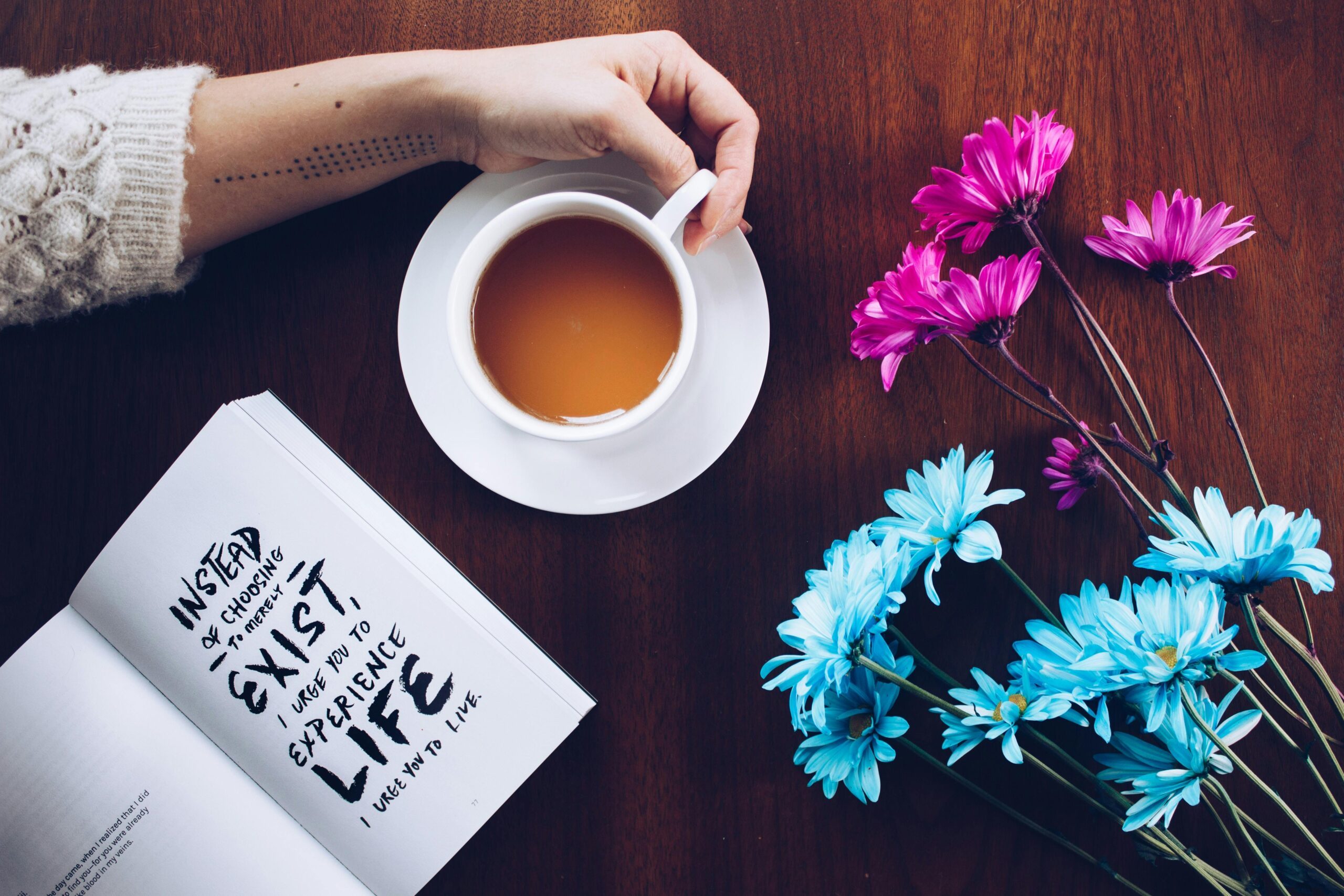 Person, Die Tasse Kaffee Hält